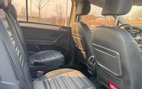 Volkswagen Touran III, 2021 год, 1 950 000 рублей, 11 фотография