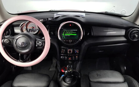 MINI Hatch, 2023 год, 1 985 000 рублей, 9 фотография