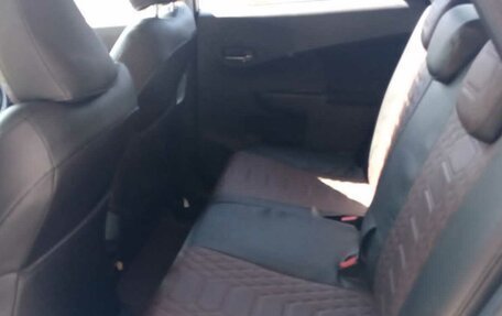 Toyota Ractis II, 2011 год, 895 000 рублей, 6 фотография