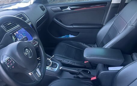 Volkswagen Jetta VI, 2012 год, 950 000 рублей, 12 фотография