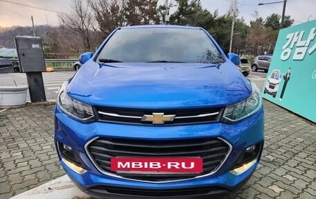 Chevrolet Trax, 2017 год, 980 000 рублей, 2 фотография