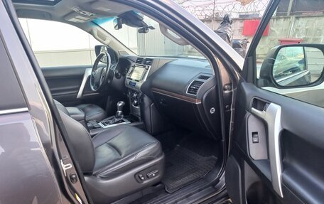 Toyota Land Cruiser Prado 150 рестайлинг 2, 2018 год, 5 300 000 рублей, 5 фотография