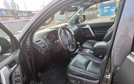 Toyota Land Cruiser Prado 150 рестайлинг 2, 2018 год, 5 300 000 рублей, 10 фотография