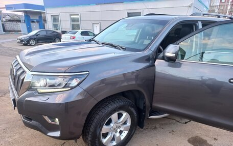 Toyota Land Cruiser Prado 150 рестайлинг 2, 2018 год, 5 300 000 рублей, 11 фотография