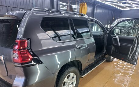 Toyota Land Cruiser Prado 150 рестайлинг 2, 2018 год, 5 300 000 рублей, 22 фотография