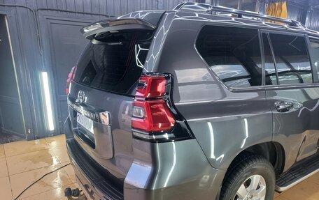 Toyota Land Cruiser Prado 150 рестайлинг 2, 2018 год, 5 300 000 рублей, 20 фотография