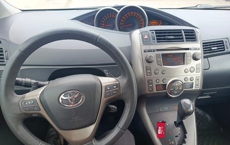 Toyota Verso I, 2010 год, 1 050 000 рублей, 15 фотография