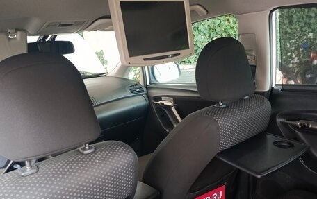 Toyota Verso I, 2010 год, 1 050 000 рублей, 20 фотография