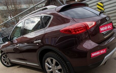 Infiniti QX50 I рестайлинг, 2016 год, 2 700 000 рублей, 18 фотография