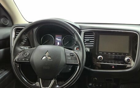 Mitsubishi Outlander III рестайлинг 3, 2021 год, 2 630 000 рублей, 11 фотография