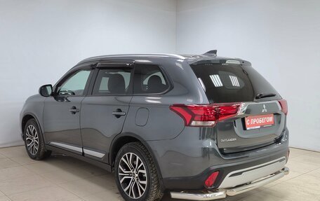 Mitsubishi Outlander III рестайлинг 3, 2021 год, 2 630 000 рублей, 6 фотография