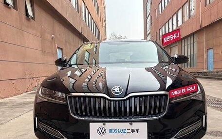 Skoda Superb III рестайлинг, 2025 год, 2 490 000 рублей, 1 фотография