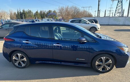 Nissan Leaf II, 2018 год, 2 150 000 рублей, 4 фотография