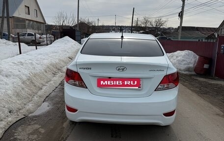 Hyundai Solaris II рестайлинг, 2013 год, 690 000 рублей, 2 фотография