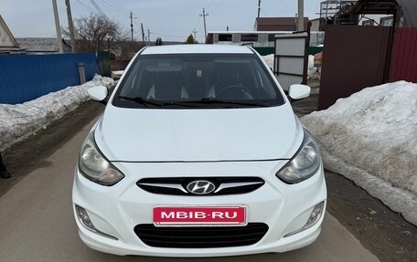 Hyundai Solaris II рестайлинг, 2013 год, 690 000 рублей, 3 фотография