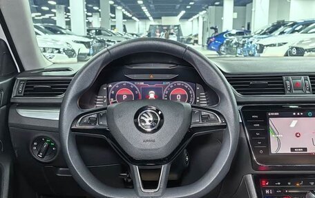 Skoda Superb III рестайлинг, 2022 год, 2 340 000 рублей, 7 фотография