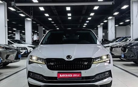 Skoda Superb III рестайлинг, 2022 год, 2 340 000 рублей, 5 фотография