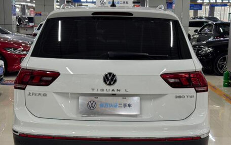 Volkswagen Tiguan II, 2023 год, 2 390 000 рублей, 5 фотография