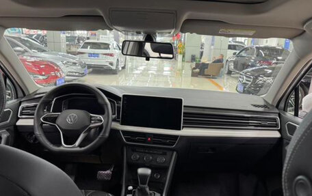 Volkswagen Tiguan II, 2023 год, 2 390 000 рублей, 7 фотография