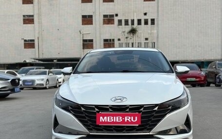 Hyundai Elantra, 2022 год, 1 330 000 рублей, 2 фотография