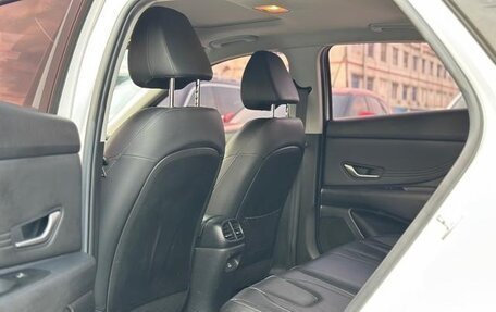 Hyundai Elantra, 2022 год, 1 330 000 рублей, 12 фотография