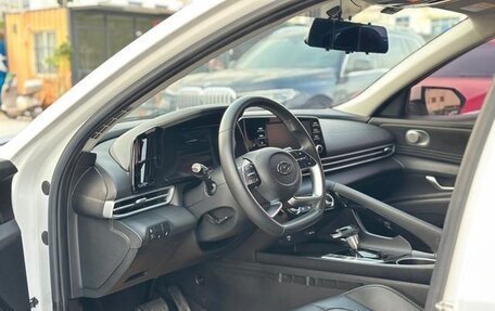 Hyundai Elantra, 2022 год, 1 330 000 рублей, 7 фотография