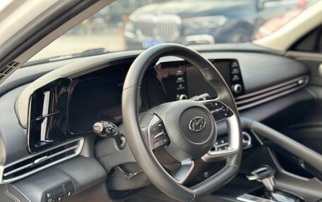 Hyundai Elantra, 2022 год, 1 330 000 рублей, 10 фотография