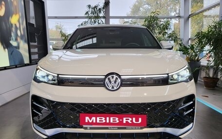 Volkswagen Tiguan, 2024 год, 5 398 000 рублей, 2 фотография