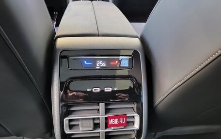 Volkswagen Tiguan, 2024 год, 5 398 000 рублей, 22 фотография