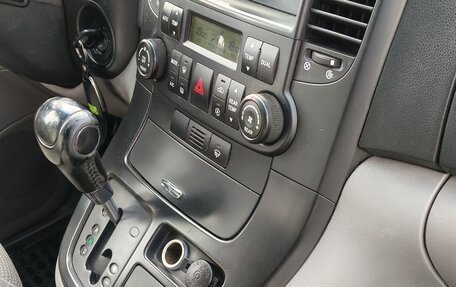 KIA Carnival III, 2008 год, 930 000 рублей, 16 фотография