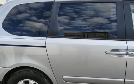 KIA Carnival III, 2008 год, 930 000 рублей, 25 фотография