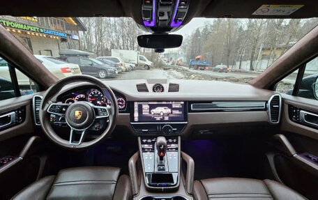 Porsche Cayenne III, 2021 год, 9 990 000 рублей, 2 фотография