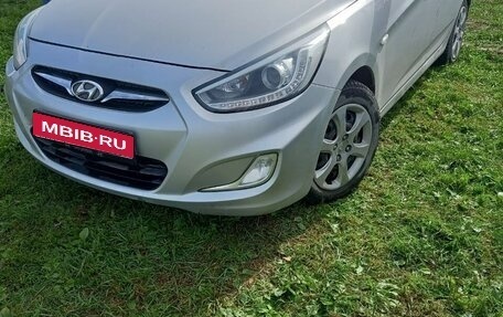 Hyundai Solaris II рестайлинг, 2014 год, 700 000 рублей, 1 фотография