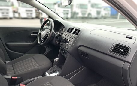 Volkswagen Polo VI (EU Market), 2016 год, 890 000 рублей, 17 фотография