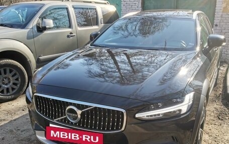 Volvo V90 Cross Country I рестайлинг, 2018 год, 2 900 000 рублей, 3 фотография