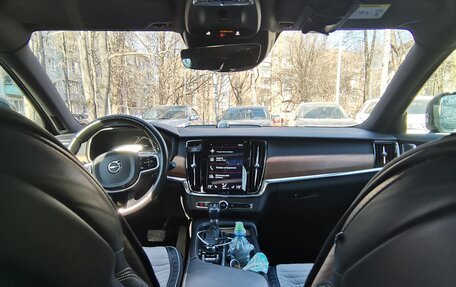 Volvo V90 Cross Country I рестайлинг, 2018 год, 2 900 000 рублей, 17 фотография