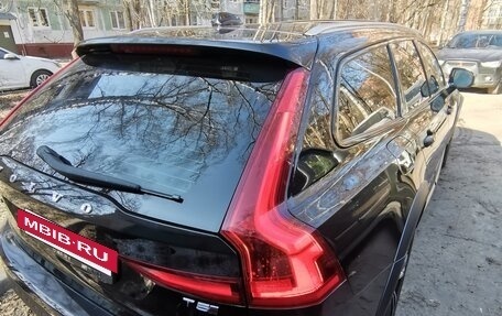 Volvo V90 Cross Country I рестайлинг, 2018 год, 2 900 000 рублей, 9 фотография