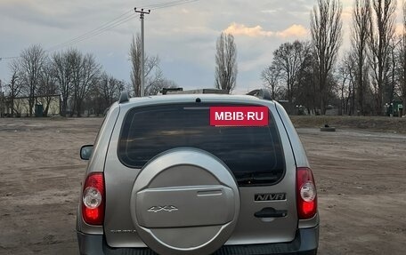 Chevrolet Niva I рестайлинг, 2013 год, 550 000 рублей, 2 фотография