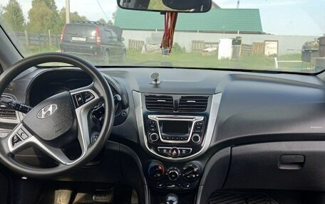 Hyundai Solaris II рестайлинг, 2014 год, 700 000 рублей, 9 фотография