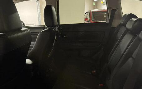 Mitsubishi Outlander III рестайлинг 3, 2017 год, 2 550 000 рублей, 4 фотография