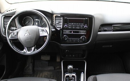 Mitsubishi Outlander III рестайлинг 3, 2019 год, 2 019 000 рублей, 10 фотография