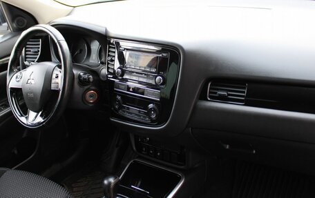 Mitsubishi Outlander III рестайлинг 3, 2019 год, 2 019 000 рублей, 16 фотография