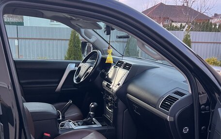 Toyota Land Cruiser Prado 150 рестайлинг 2, 2020 год, 5 700 000 рублей, 13 фотография