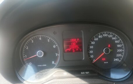 Volkswagen Polo VI (EU Market), 2013 год, 700 000 рублей, 2 фотография