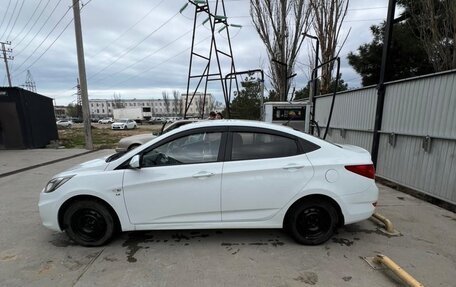 Hyundai Solaris II рестайлинг, 2014 год, 800 000 рублей, 5 фотография