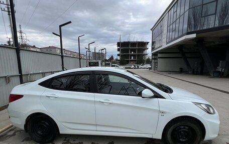 Hyundai Solaris II рестайлинг, 2014 год, 800 000 рублей, 3 фотография