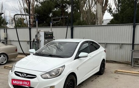 Hyundai Solaris II рестайлинг, 2014 год, 800 000 рублей, 7 фотография