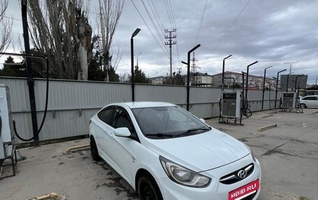 Hyundai Solaris II рестайлинг, 2014 год, 800 000 рублей, 2 фотография