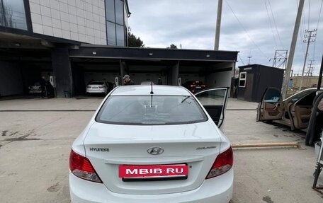 Hyundai Solaris II рестайлинг, 2014 год, 800 000 рублей, 9 фотография