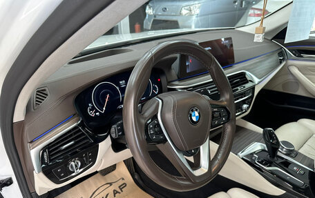 BMW 5 серия, 2018 год, 3 700 000 рублей, 15 фотография